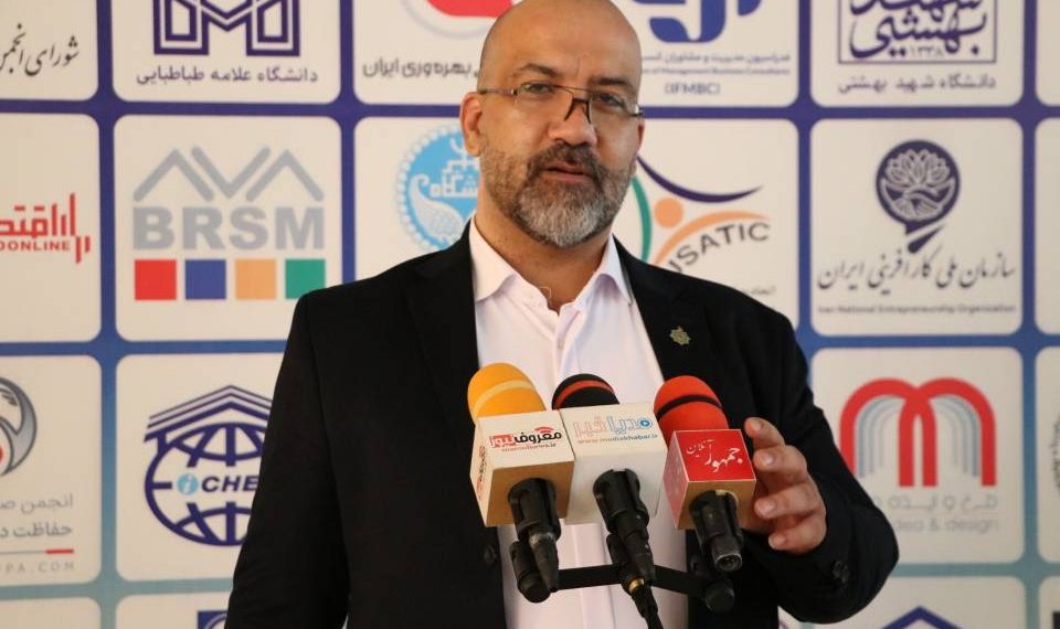 «وقتی رسانهها جای میدان نبرد را میگیرند»